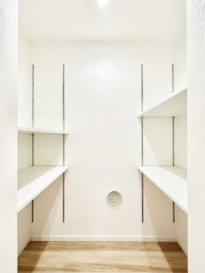 ���̑����� �H�i�̃X�g�b�N�⒲�����̕ۊǂɕ֗��ȉ��I�t���p���g���[  