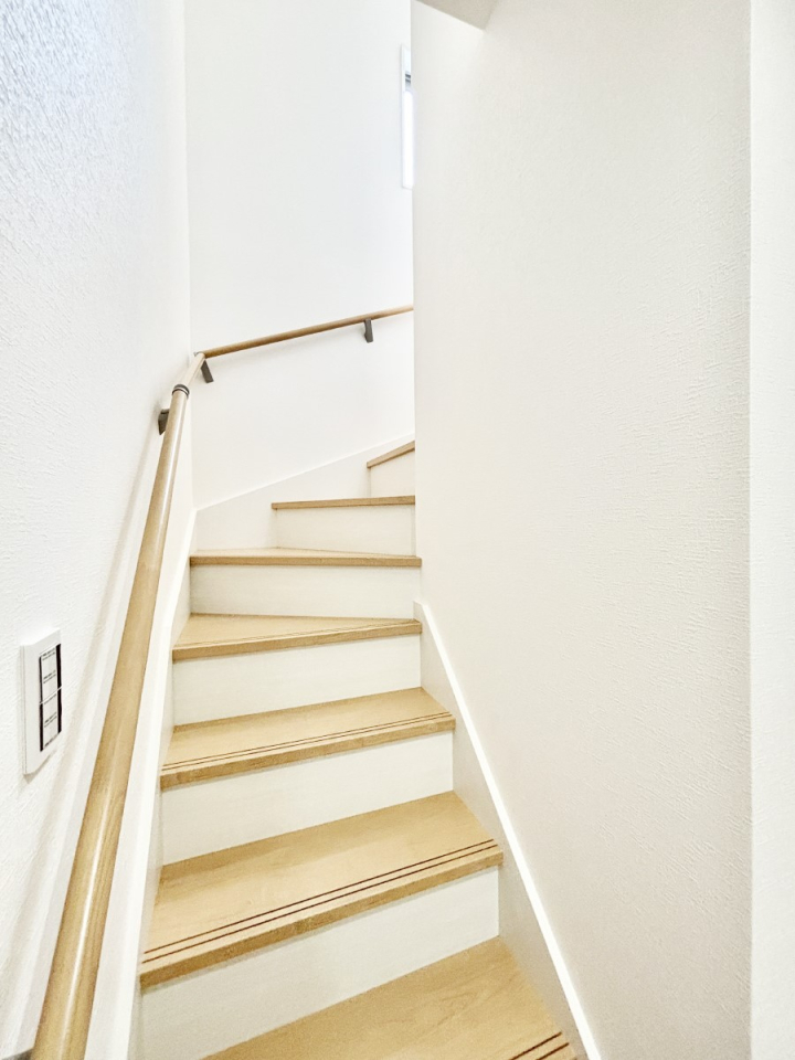 ���̑����� �K�i�͎肷��t���Ȃ̂ŏ����Ȃ��q���܂₲����̕������S�ł�  