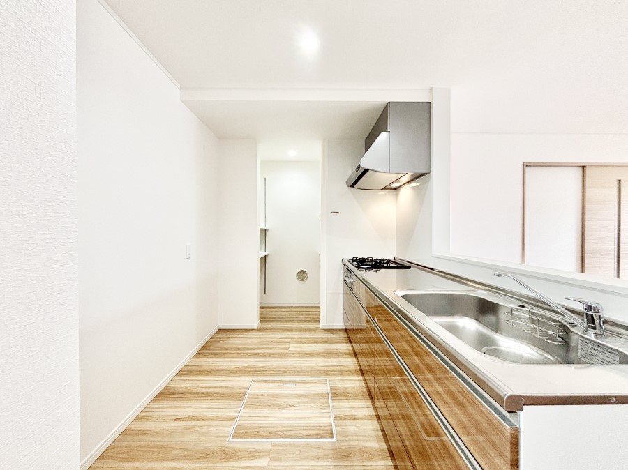 �L�b�`�� �������������I�ɁA�y�����I�V�X�e���L�b�`��