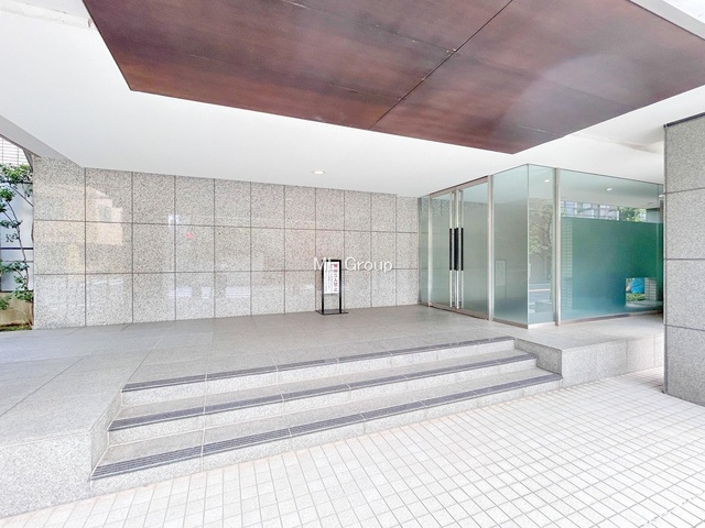 �G���g�����X -