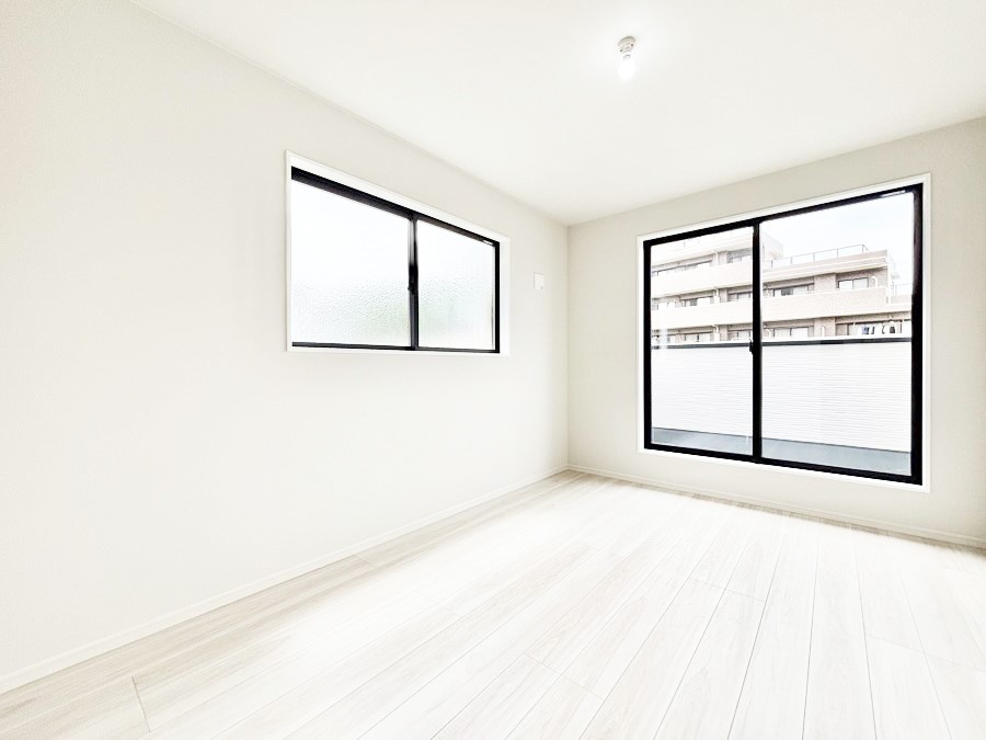 ���̑����� �o���R�j�[���J�������v���X���Ă����m��