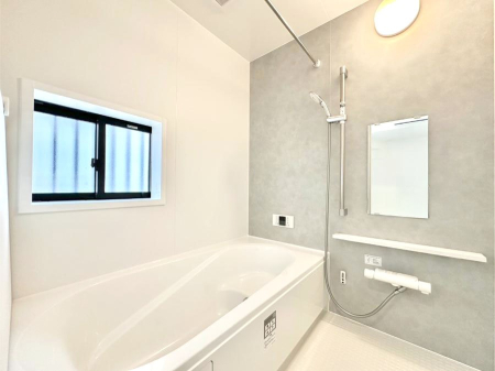 ���� ����̔�����₷��؂ȃo�X�^�C���B�������Ƃ����C���y����Ŕ����Ƃ肽���ł��ˁI  