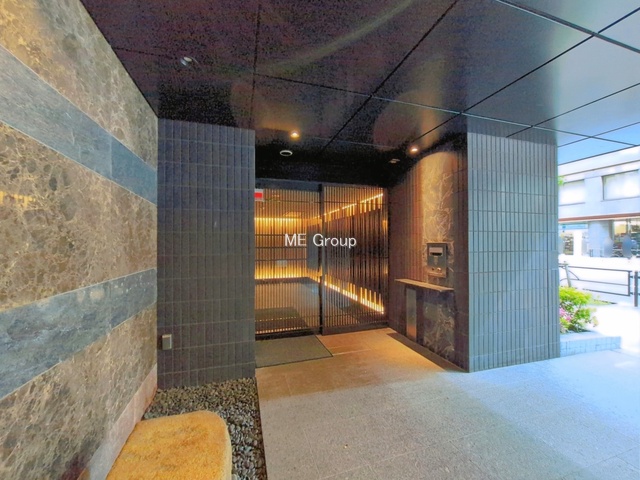 �G���g�����X -