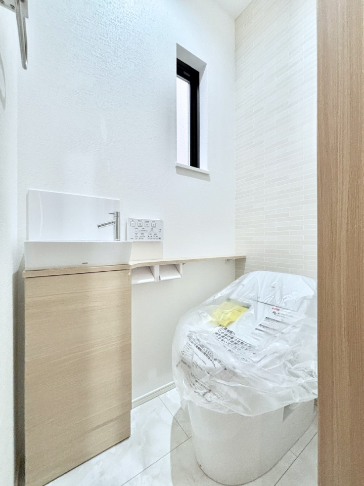 �g�C�� �g�C����1�K��2�K���ꂼ��ɔz�u����Ă��ĂƂĂ��֗��ł��B 