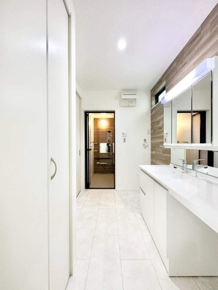 ���ʑ�E���ʏ� ��Ƃ�̐��ʃX�y�[�X�Œ��̐g�x�x���X���[�Y��