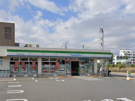 ���ӊ� �R���r�j 170m �t�@�~���[�}�[�g ���n�����ܒ��ړX