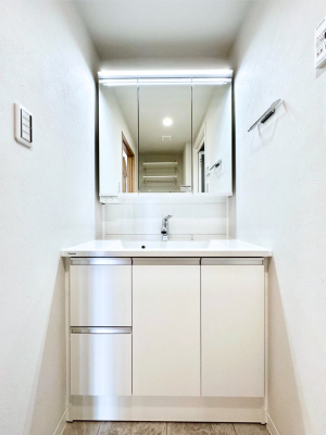 ���ʑ�E���ʏ� ������������ʉ��ώ��Œ��̐g�x�x�����K  