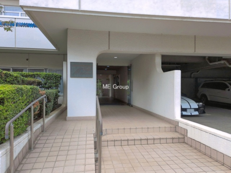 �G���g�����X -