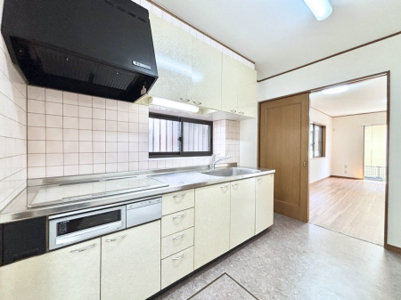 �L�b�`�� �u�₩�ȕ����ʂ蔲����L�b�`���B��������̂Ŗ��邭���C�ɂ��𗧂��܂��B