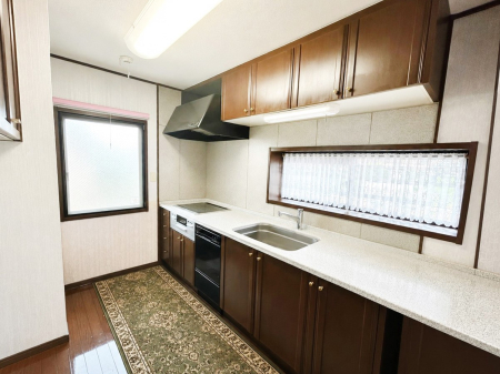 �L�b�`�� �u�₩�ȕ����ʂ蔲����L�b�`���B��������̂Ŗ��邭���C�ɂ��𗧂��܂��B