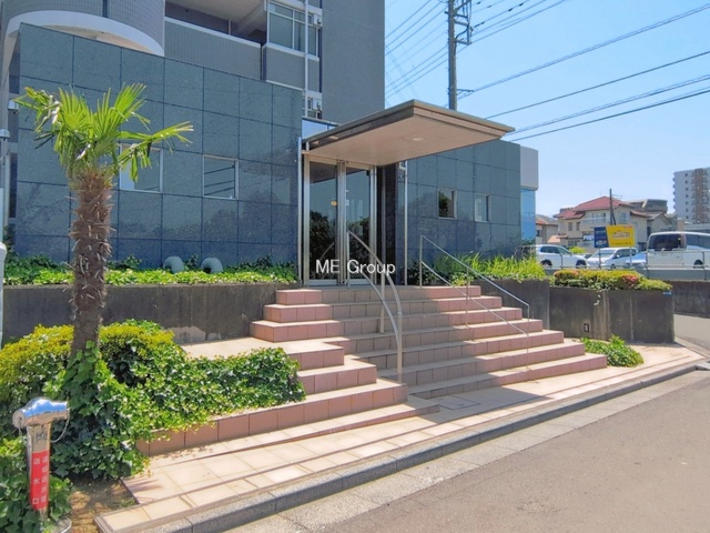 �G���g�����X -