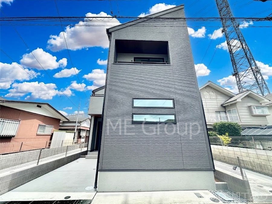 ���n�O�ώʐ^ �������ꂽ�O�ρA�㎿�ȏZ��Ԃ��L���鎺���͉i�����S���ĉ߂�����Z���ł��B 