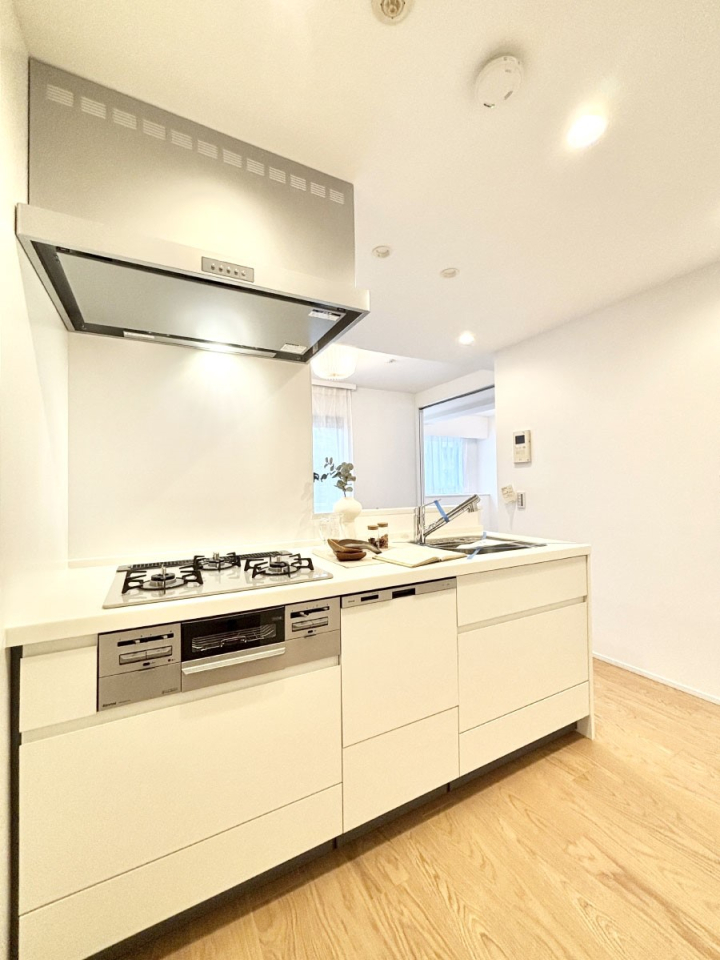 �L�b�`�� ���������Ȃ���ł����Ƒ��Ƃ̉�b���y���߂�ΖʃL�b�`��