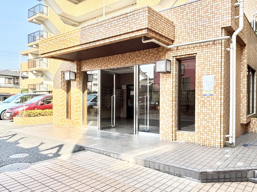 �G���g�����X �Z���҂◈�K�҂��C�����悭���o�}���B�������������͋C�̃G���g�����X