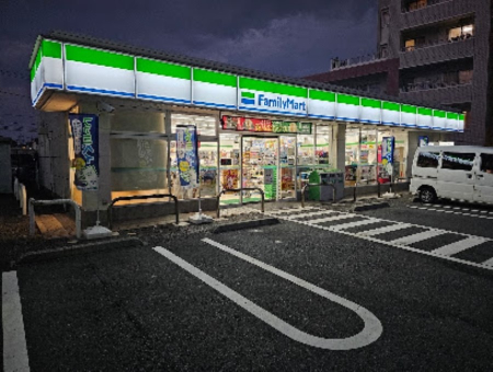 ���ӊ� �R���r�j 170m �t�@�~���[�}�[�g �ΐ_��䎵���ړX