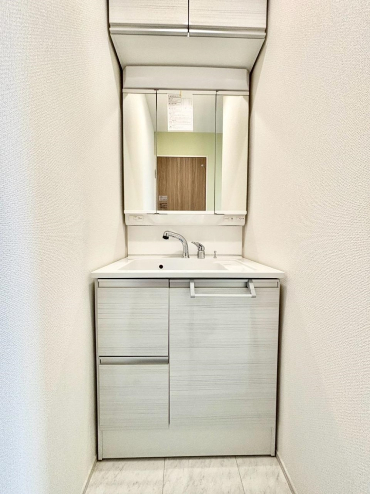 ���ʑ�E���ʏ� ���邢���ʏ��͖����̐g�x�x���y�����ł����Ⴂ�����ł��B