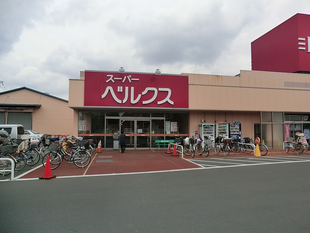 ���ӊ� �X�[�p�[ 300m �x���N�X �����Ð�J�X