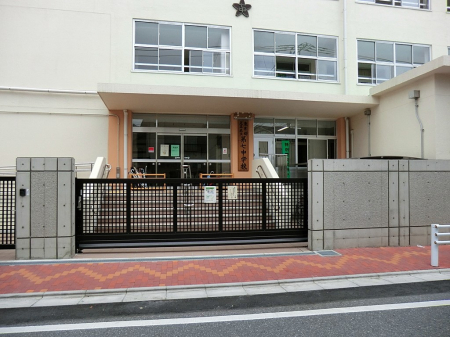 ���ӊ� ���w�Z 140m �����旧�掵���w�Z