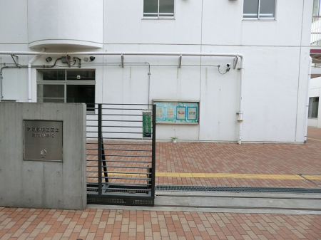 ���ӊ� ���w�Z 400m �����旧���쏬�w�Z
