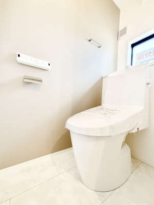 �g�C�� �g�C���͈��S�̂Q�ӏ��I���̃o�^�o�^������S�ł��B 