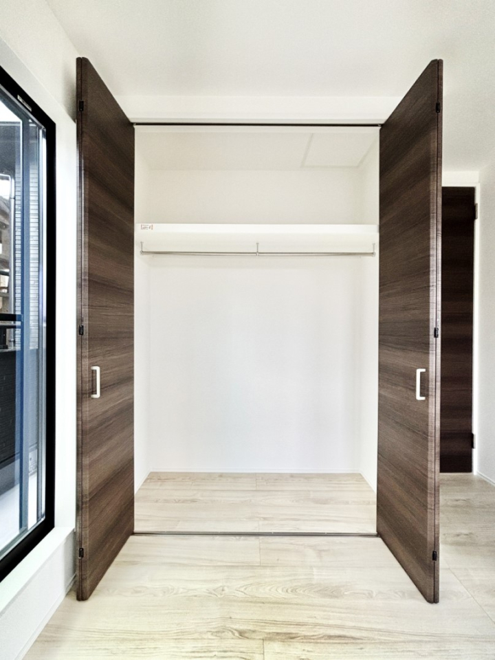 ���[ �����Ղ�̎��[�X�y�[�X�ŉ��K�ɕ�点���� 