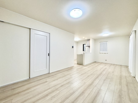 rO Ƒ̓₩Șbŕ܂閾邢rO