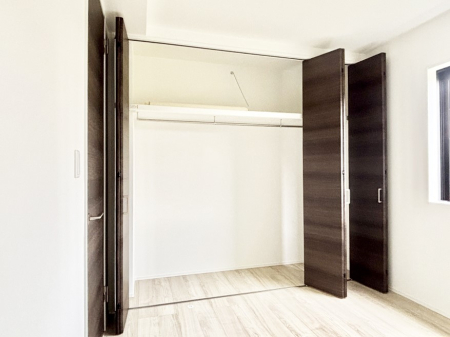 ���[ �����Ղ�̎��[�X�y�[�X�ŉ��K�ɕ�点���� 