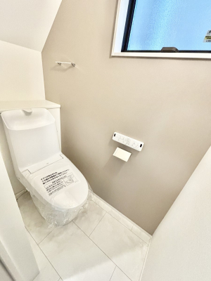 �g�C�� �g�C����1�K��2�K���ꂼ��ɔz�u����Ă��ĂƂĂ��֗��ł��B 