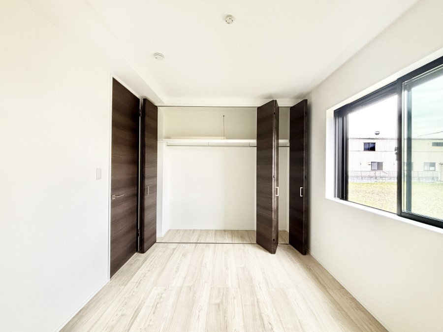 ���̑� 1�K�̔[�˂͎��[�͂������A�����Ƃ��Ă����p�ł��܂��B  