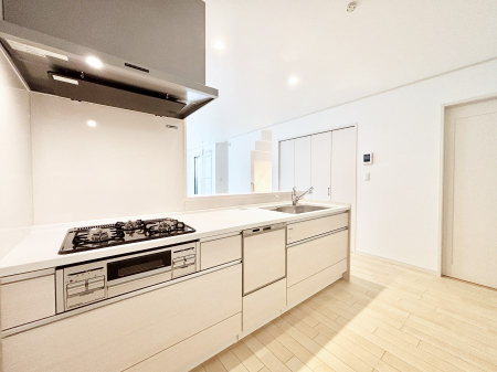 �L�b�`�� �������������I�ɁA�y�����I�V�X�e���L�b�`��  