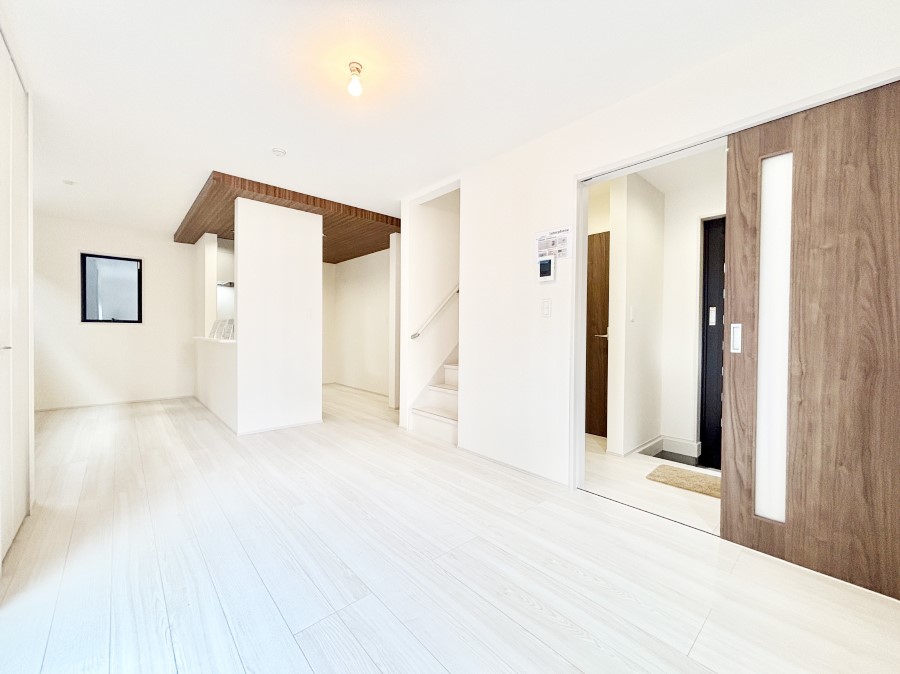 rO Ƒ̓₩Șbŕ܂閾邢rO