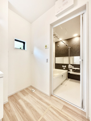 ̑ ̂KԂłB̐gxxCǂg܂B