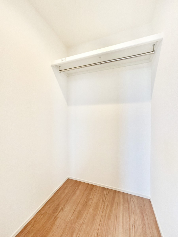 ̑ EH[NCN[[bgtŐԂLpł܂B