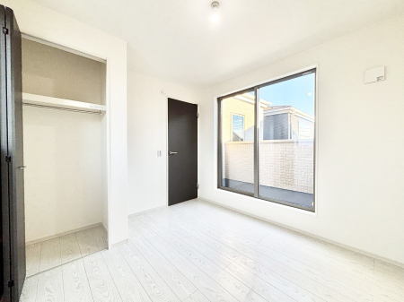 ���̑����� �o���R�j�[���J�������v���X���Ă����m��