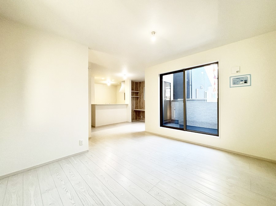 ���r���O ���Ƒ��̓��₩�Șb�����ŕ�܂�閾�邢���r���O