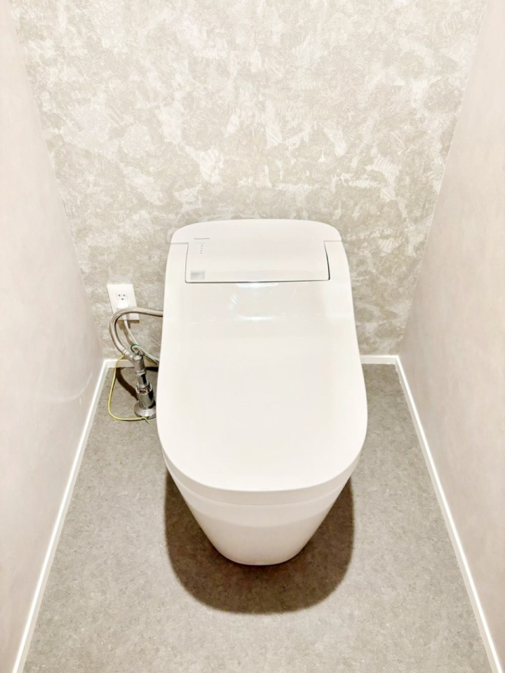 gC gC1K2KꂼɔzuĂĂƂĂ֗łB   