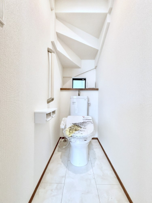 �g�C�� �g�C����1�K��2�K���ꂼ��ɔz�u����Ă��ĂƂĂ��֗��ł��B 