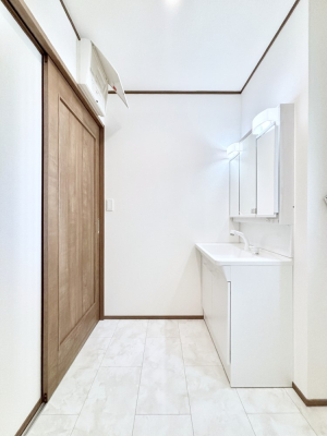 ���ʑ�E���ʏ� �������̂�����K��Ԃł��B�����̐g�x�x���C�����ǂ����g�������܂��B 