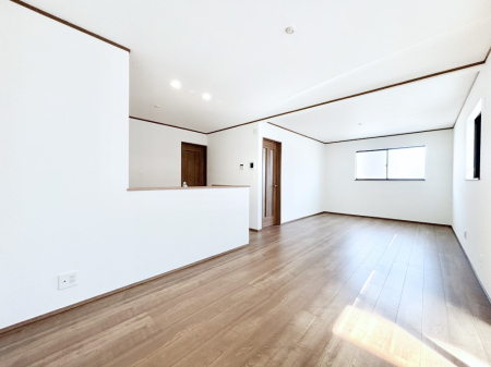 ���r���O �ǂ��ɂ��Ă��Ƒ��̂Ȃ������������R�~���j�P�[�V�������r���O�B 