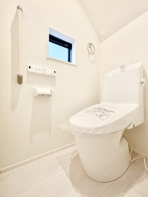 �g�C�� �g�C���͈��S�̂Q�ӏ��I���̃o�^�o�^������S�ł��B 