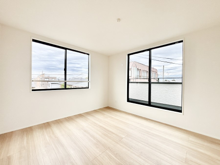 ���̑����� 2�ʍ̌����m�ۂ������邢��ԁB�Ƒ��݂�Ȃ����K�ȕ�炵����������݌v�ł��B