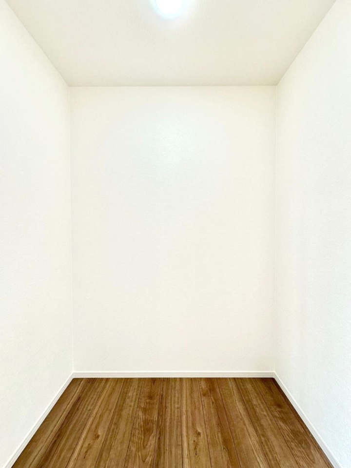 ̑ EH[NCN[[bgtŐԂLpł܂B