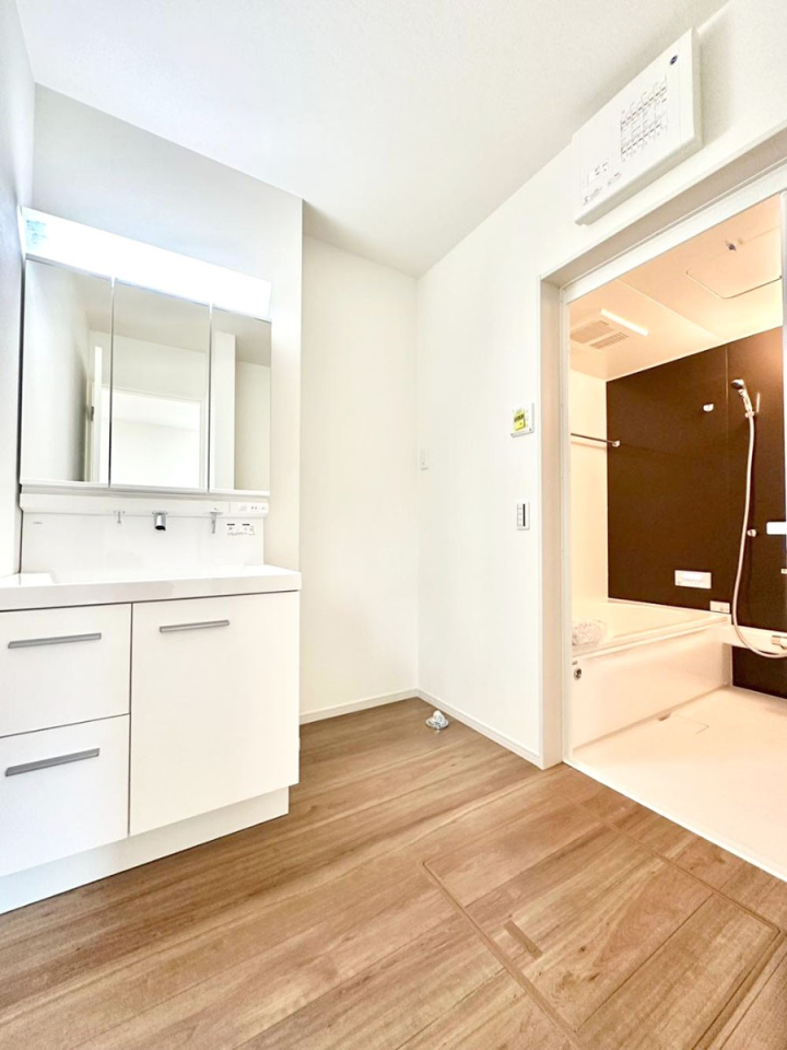 ʑEʏ 邢ʏ͖̐gxxyłႢłB