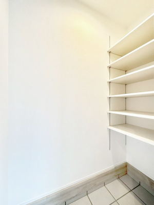 ���[ �����Ղ���[�ł���V���[�Y�N���[�[�b�g�t���ŉƑ��S���̌C���A���ւ�������