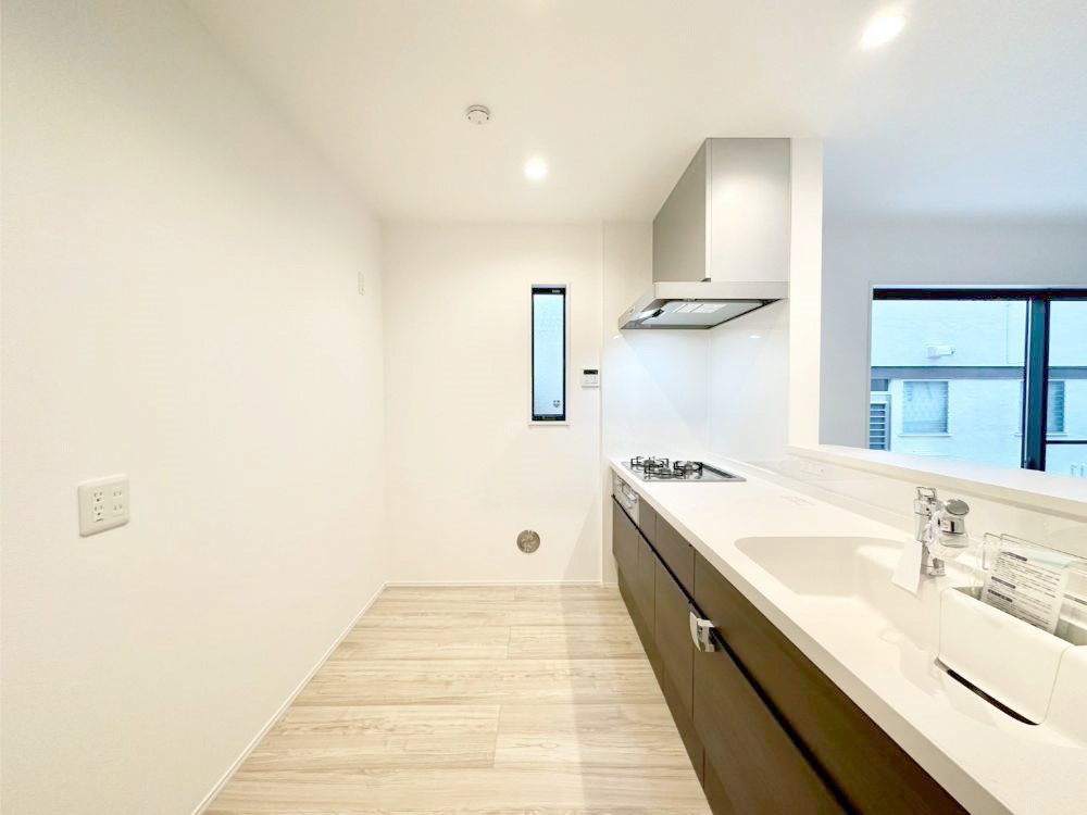 �L�b�`�� ��Ƃ肠��L�b�`���ł͂��Ƒ��Ɗy�������������ł��܂��B