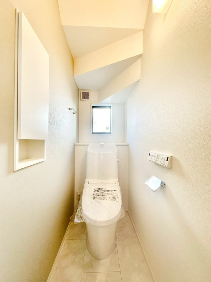 �g�C�� �g�C����1�K��2�K���ꂼ��ɔz�u����Ă��ĂƂĂ��֗��ł��B 