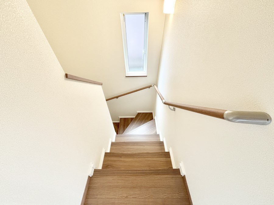 ̑ Ki͔ÂȂ肪łAt邱ƂɂĖ邢Ԃɂł̂ŁA艺̈Smۂ܂B 