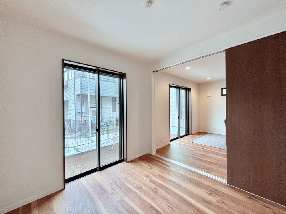 ���̑����� ���r���O�אڂ̗m���͌��Ƃ��Ă����p�ł��܂�