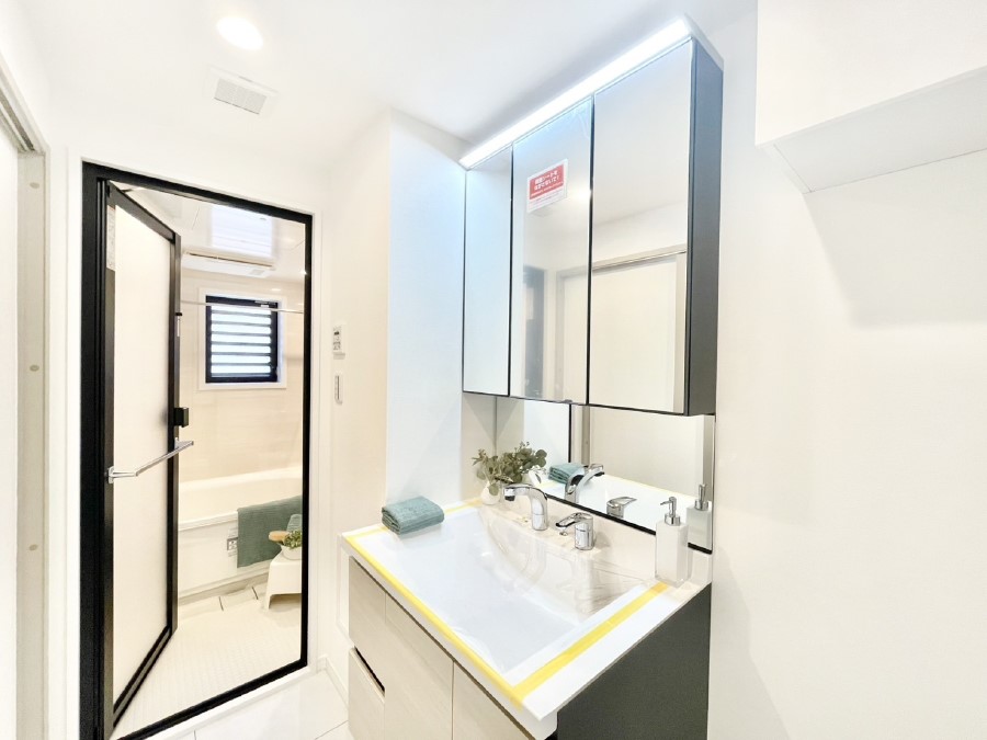 ���̑� ��Ƃ�̐��ʃX�y�[�X�Œ��̐g�x�x���X���[�Y��