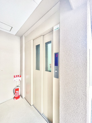 ���̑� ����̏�艺��ɕ֗��ȃG���x�[�^�[�I